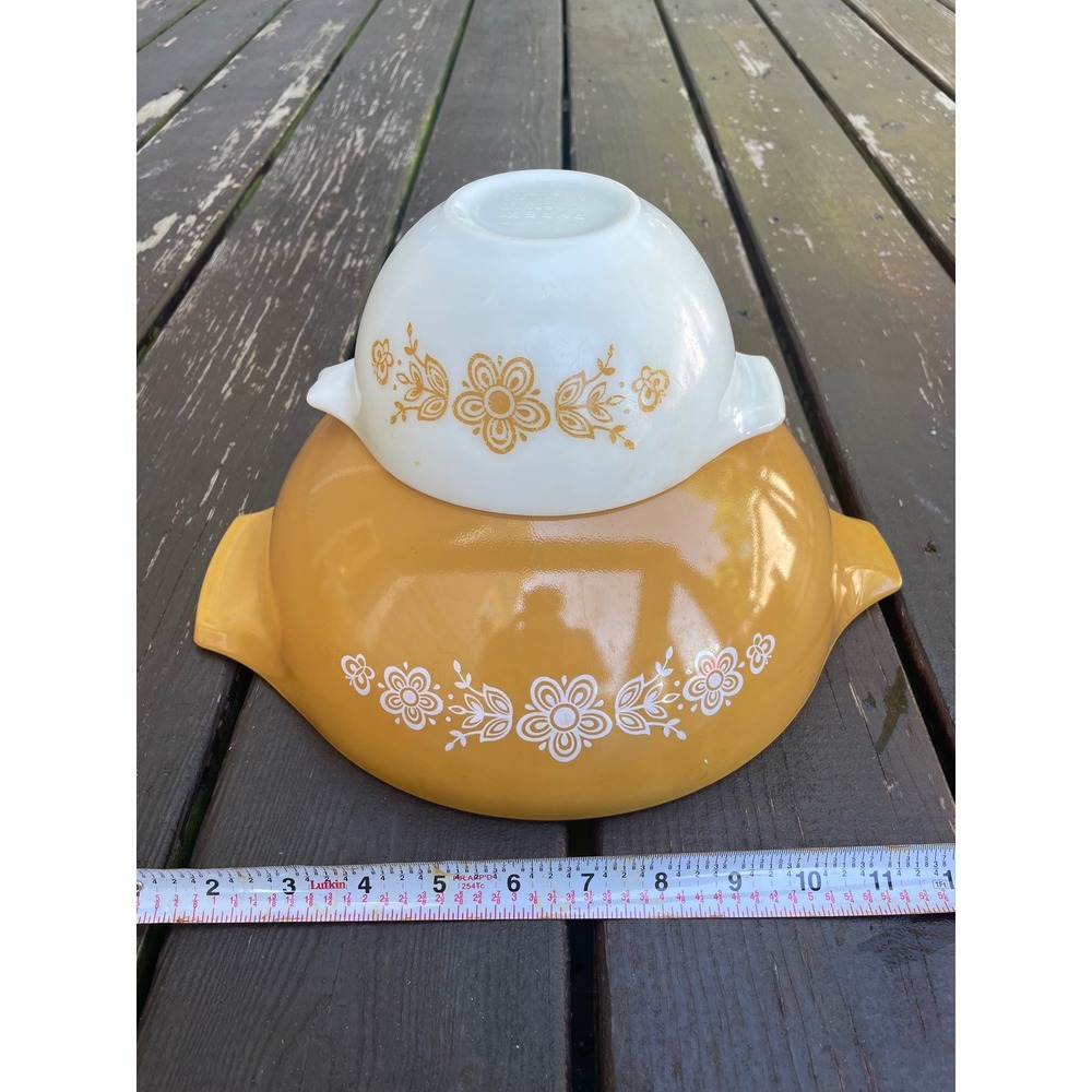 Pyrex Butterfly Gold Cinderella Mixing Bowls Set 441 444 Vintage Milk Glass